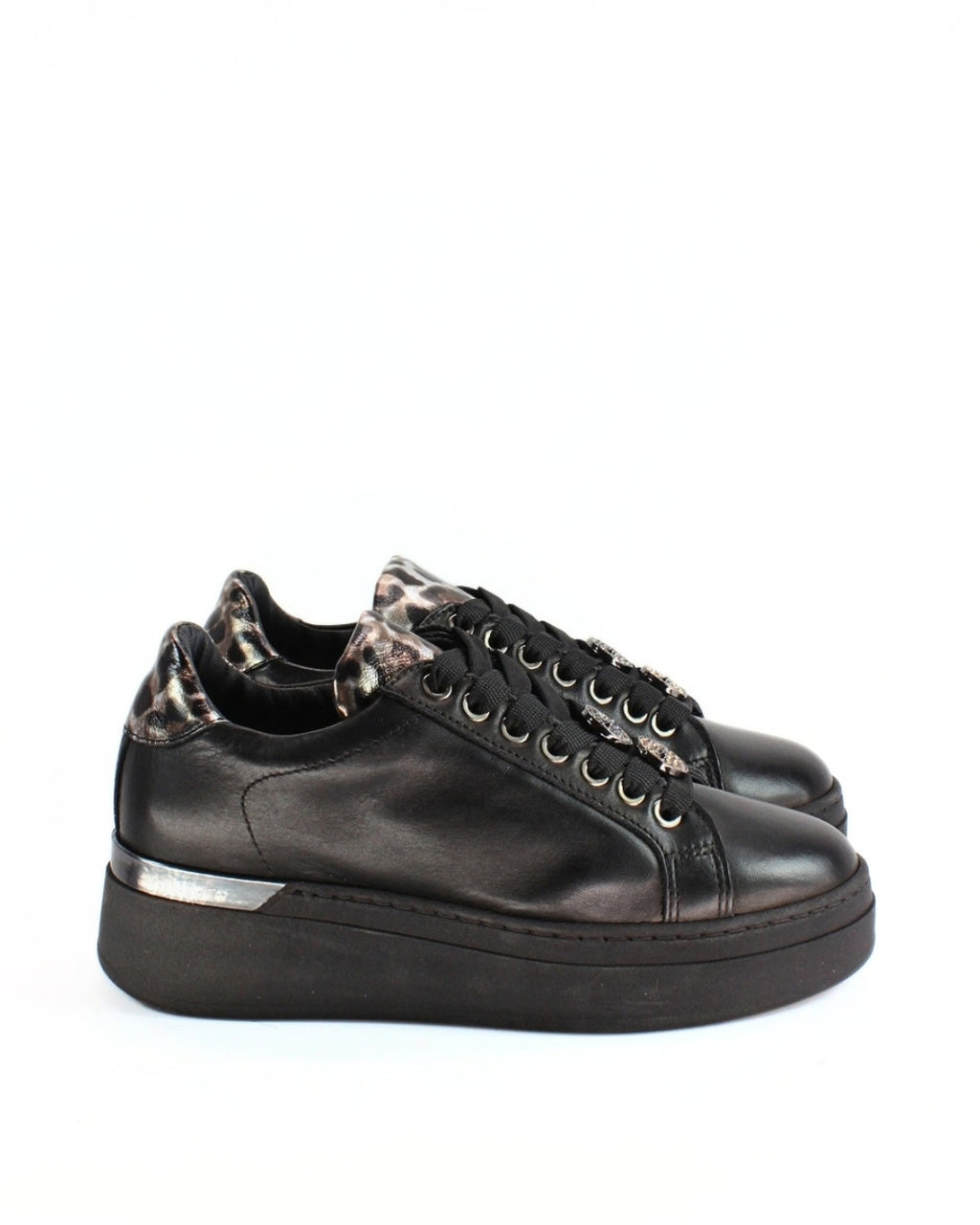 Dixie Leo Black