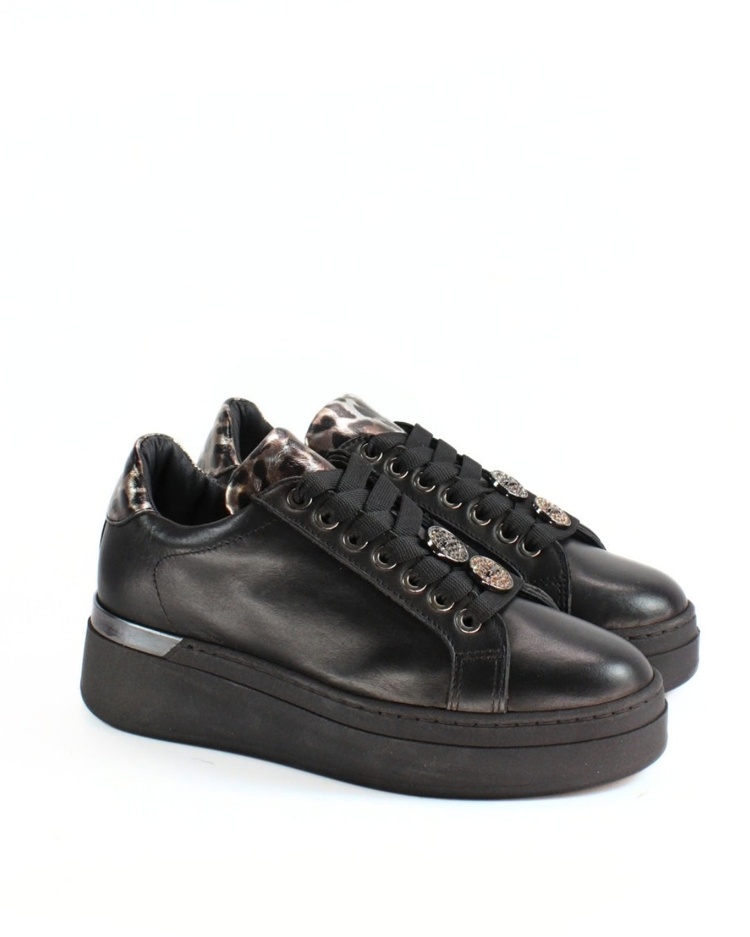 Dixie Leo Black